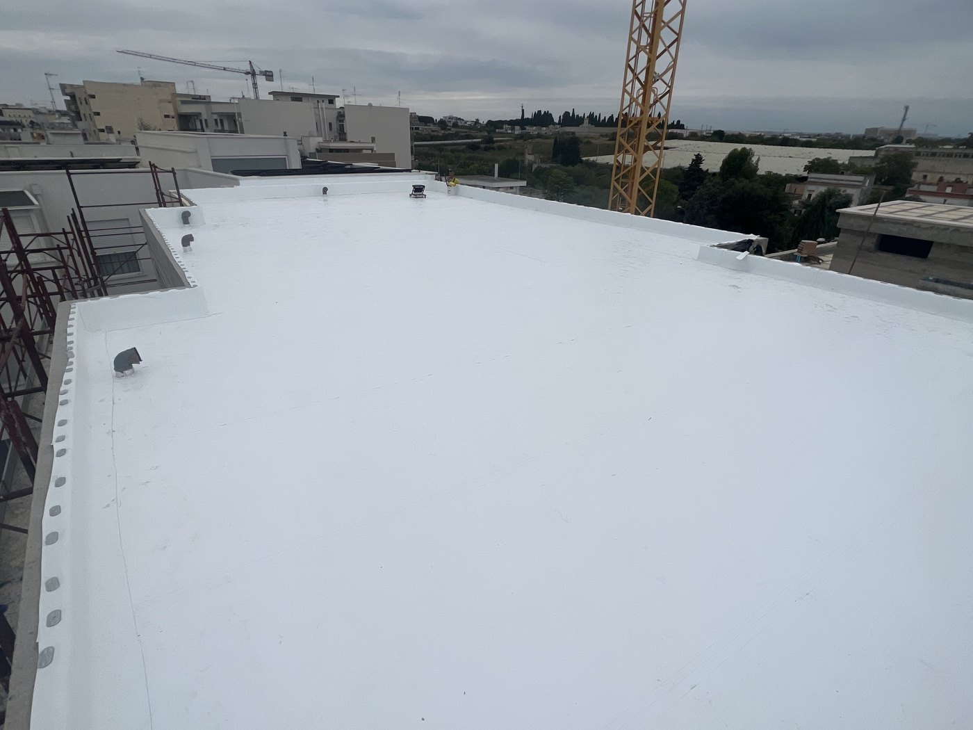 Cantiere di impermeabilizzazione industriale a Modugno